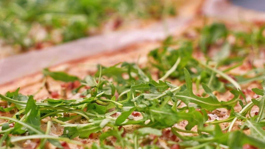 Flammkuchen mit Rucola